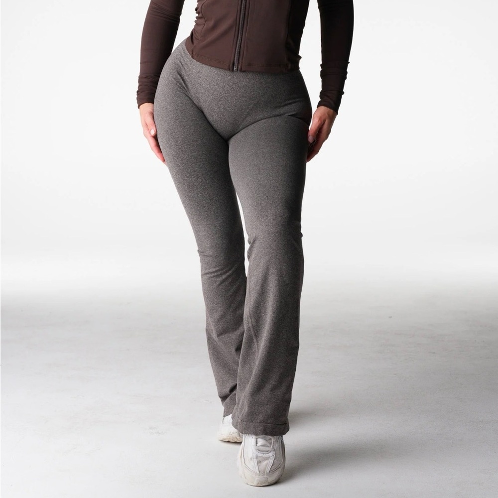 NWT — NVGTN Flare Leggings